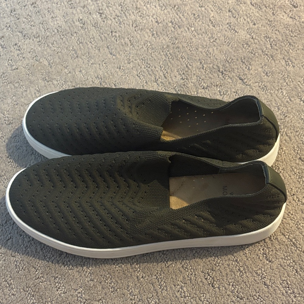 White Mountain Dark Green Slip-On shoes